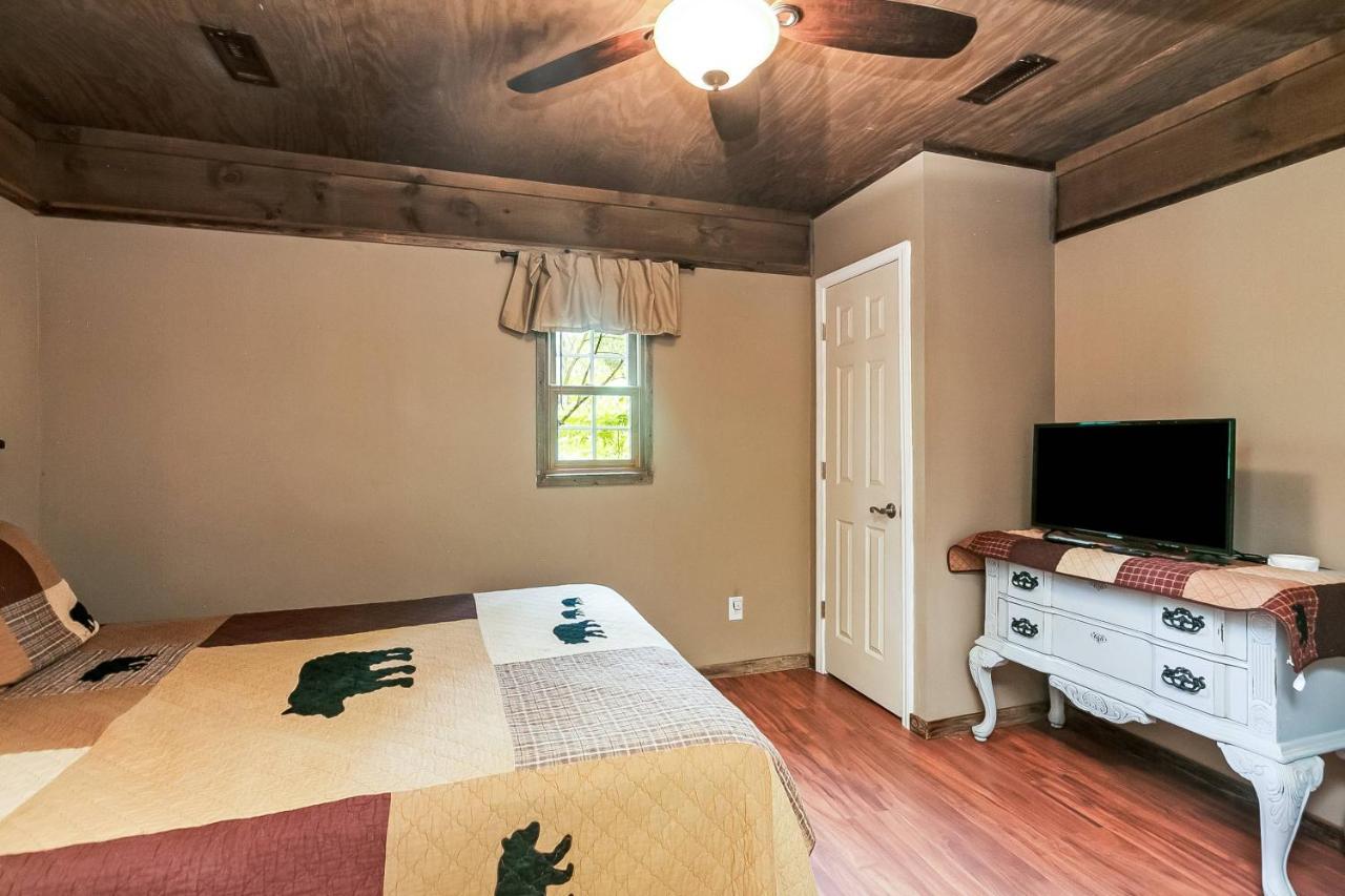 Hidden Hollow Pigeon Forge Ngoại thất bức ảnh